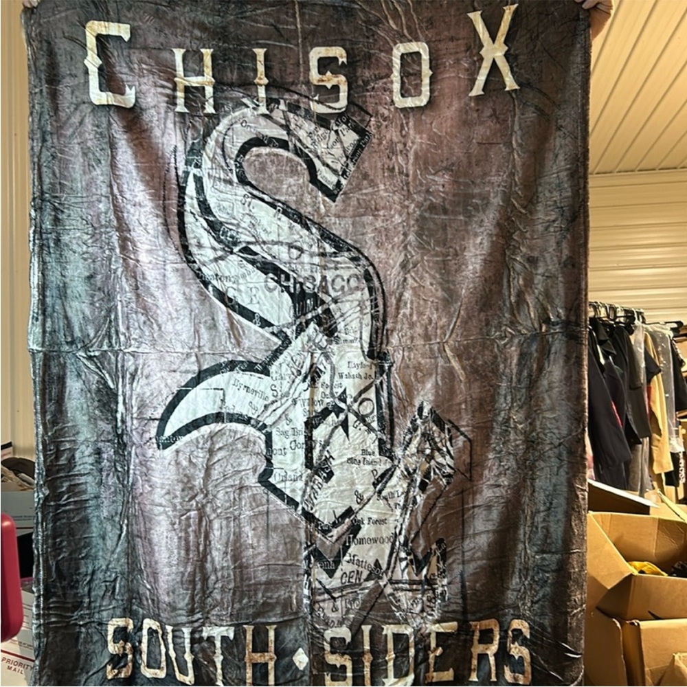 Chicago Sox South Siders Graphic Throw Blanket - Black and Cream NIB